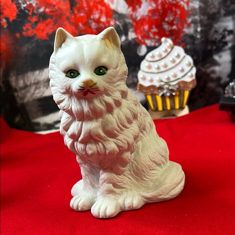 Vintage Artmart Porcelain White Cat with Green Eyes